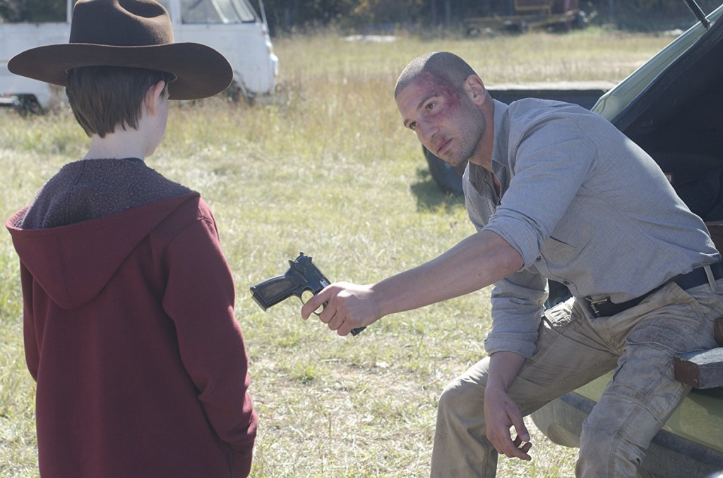 Shane donne un pistolet à Carl