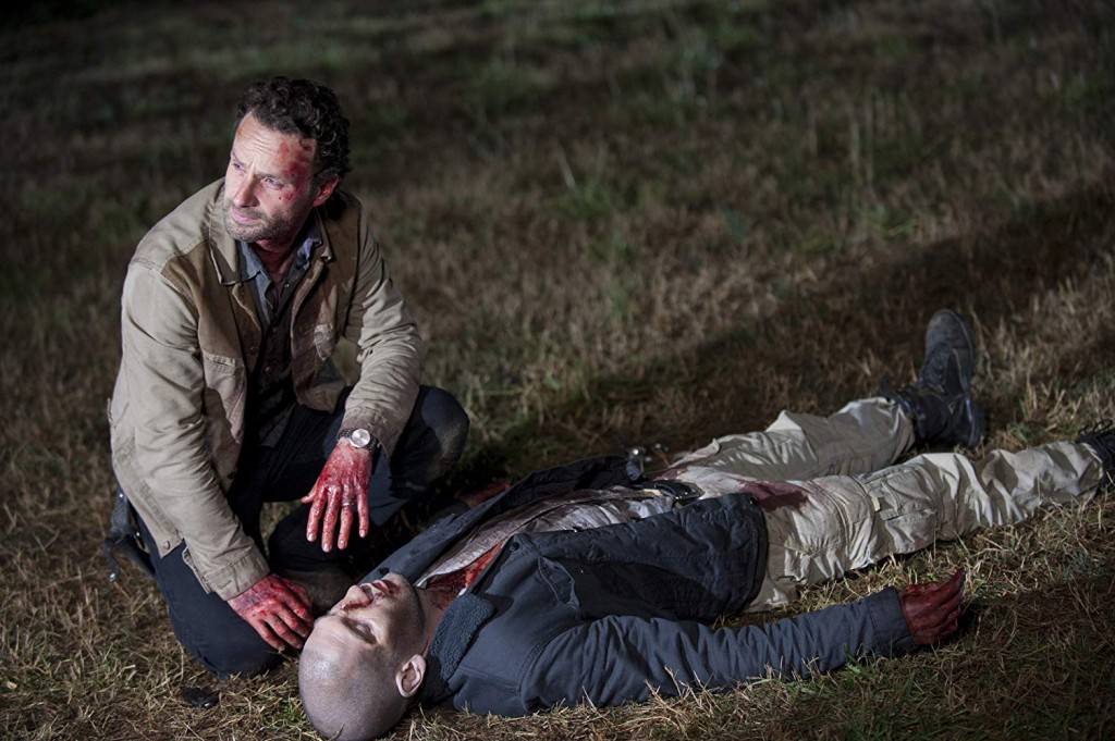 Rick devant le corps de Shane